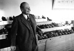 1925 Friedrich Baur gründet den ersten Schuhversandhandel Deutschlands