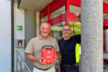 Stephan P. Elsner und Klaus Meusel (von links) am BAUR-Standort in der Weismainer Michael-Dechant-Straße. 